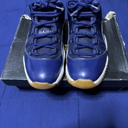 Jordan 11 Retro Low OG Navy Gum  Size 11