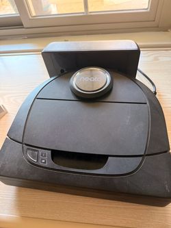 Neato Robot Vacuum with Charging Base