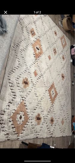 large area rug (7’x9.5’)
