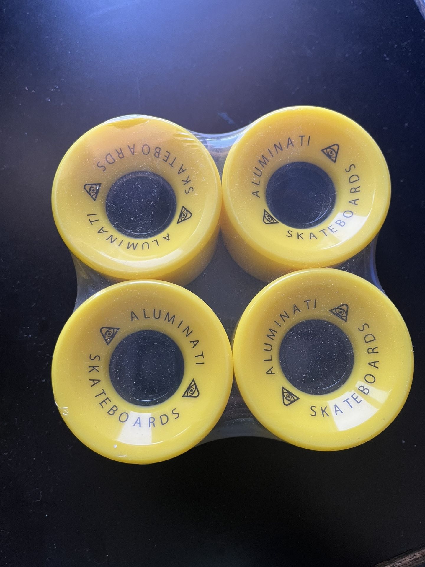 Skateboard Yellow Cruiser Wheels 