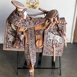 Montura bordada hecho en México 100% carita