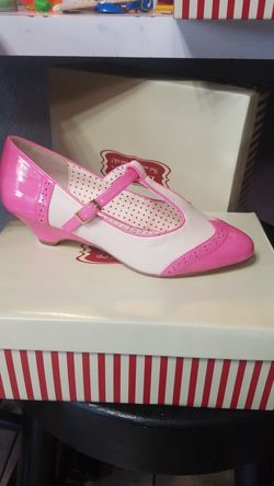BAIT IONE Pretty Pink and Cream Low Heel Womens 7.5 NIB