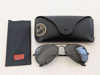 100% Authentic Ray-Ban RB3025 Aviator
Total Black Sunglasses - Glass Lenses - Like New