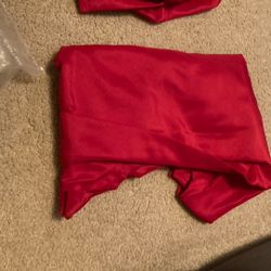 Caps And Gown (2 Quantities)