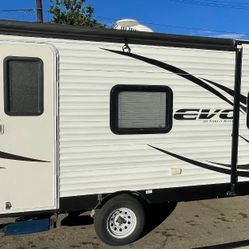 RV - 2016 TRÁILER 
