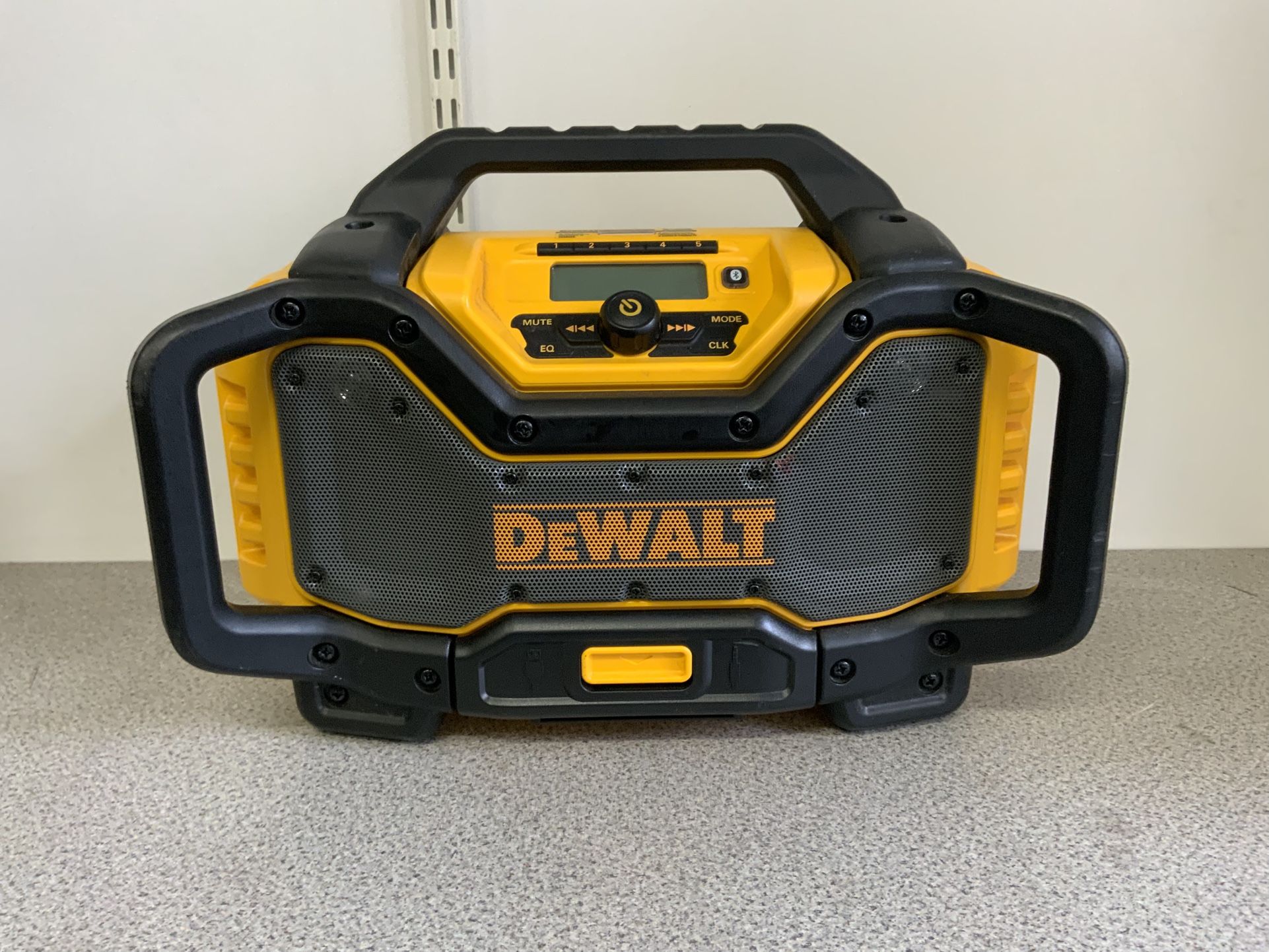 DeWalt Bluetooth Radio And Battery Charger