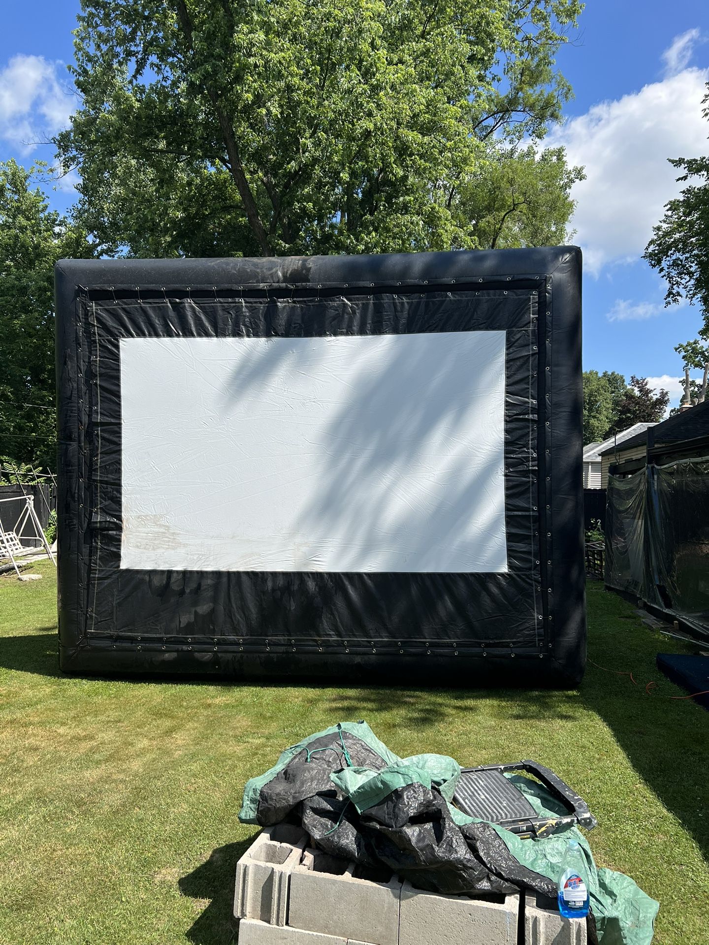 Brand New Projector M 75 Inch Screen 