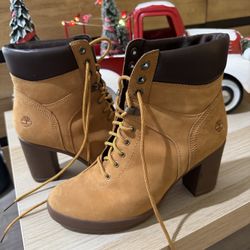 Timberland Lace-Up Heeled Boots – Wheat Brown - Size 8