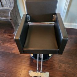 *** SALON BARBER CHAIR - NEW ***