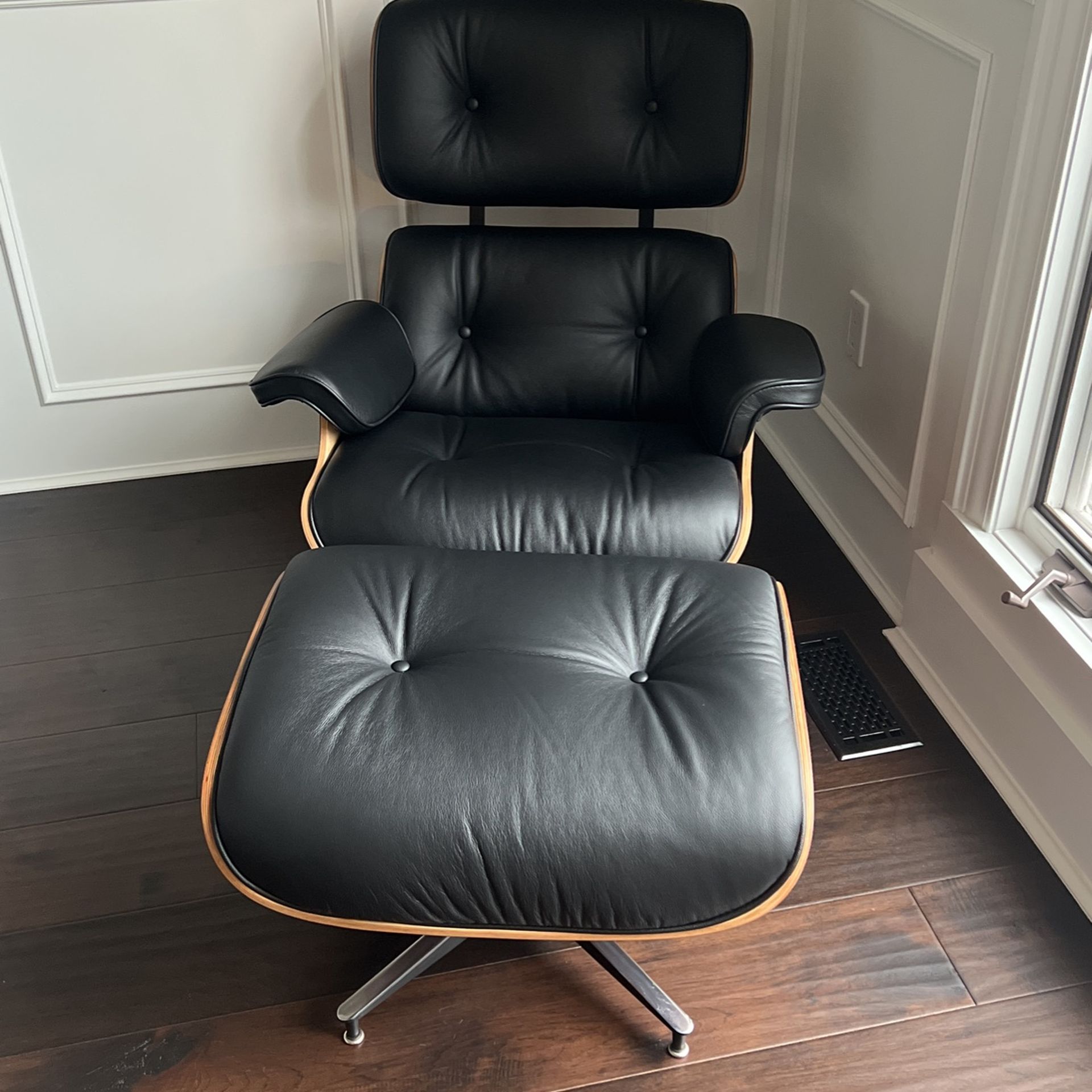 Genuine Leather Eames Chair dupe for Sale in Troy, MI OfferUp