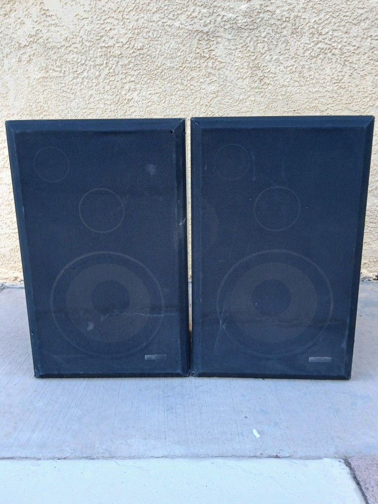 Fisher Speaker