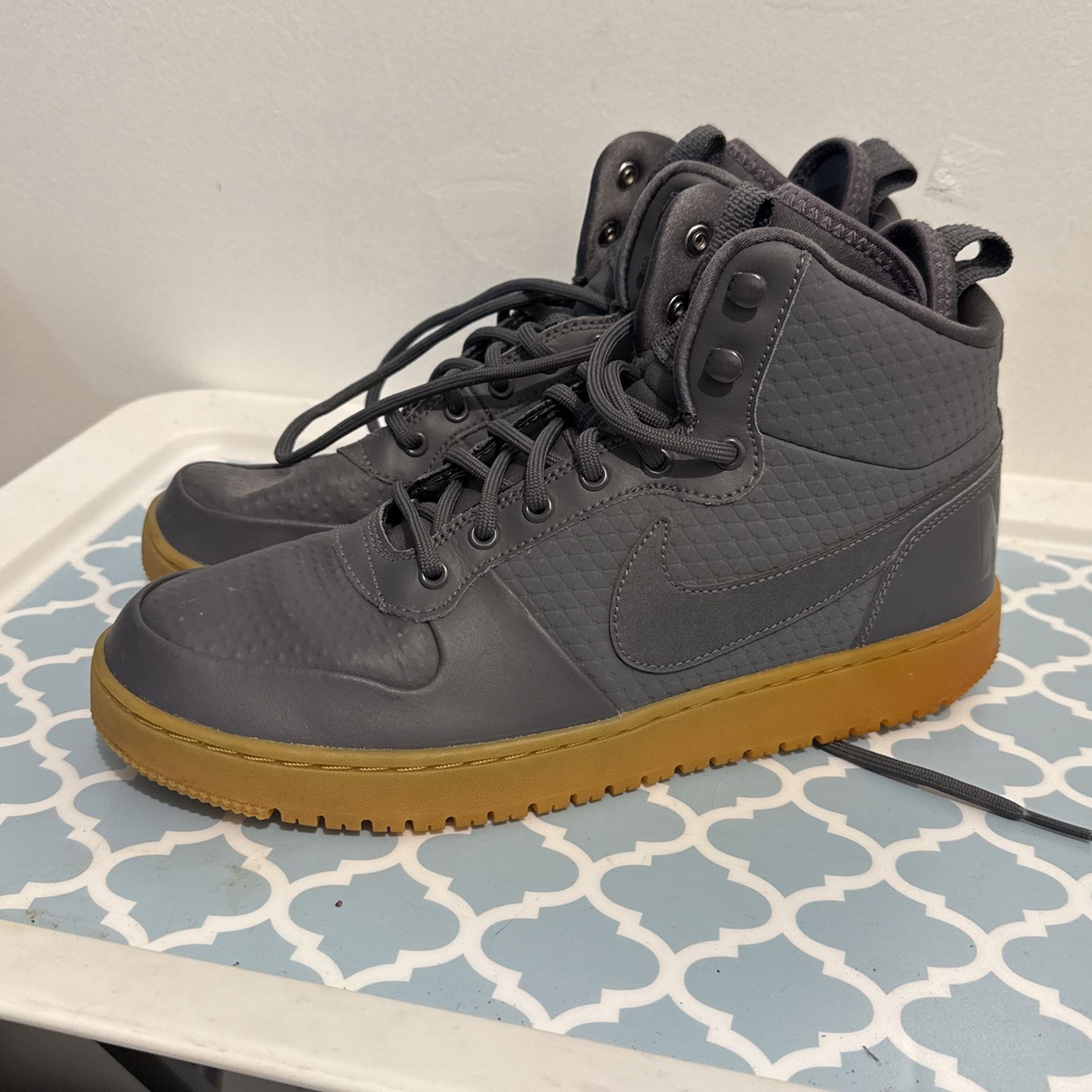 Grey Nike High Top Gum Sole Nike Court Borough Mid Winter Grey Gum 
