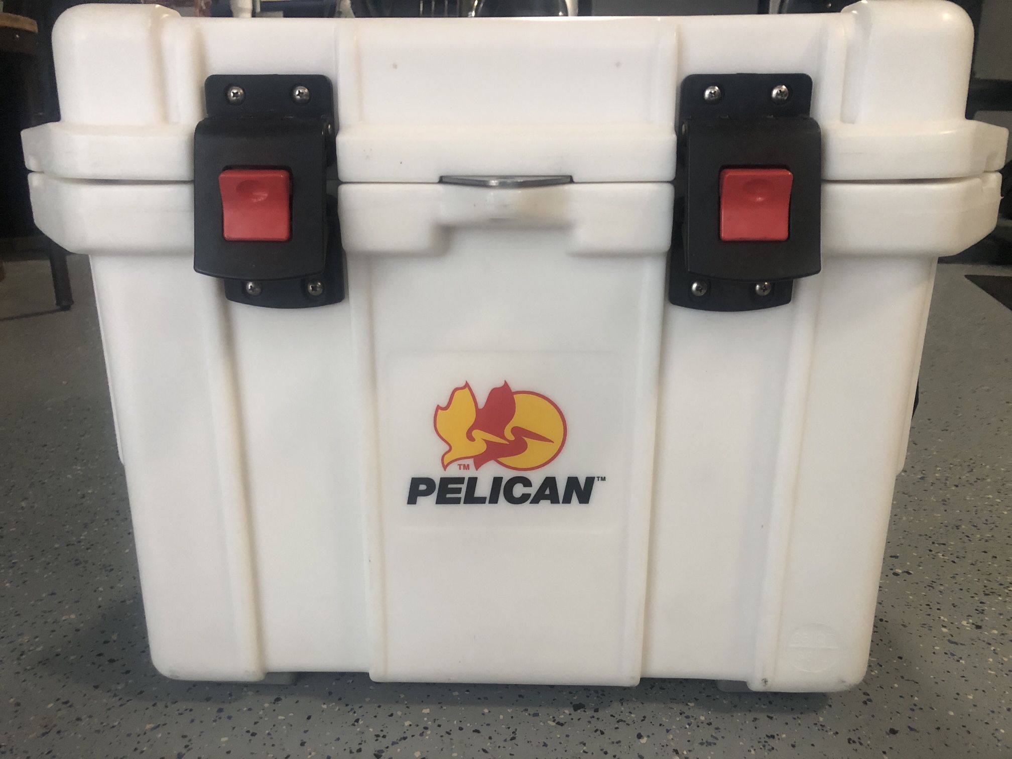 Pelican Ice Chest for Sale in Houston, TX OfferUp