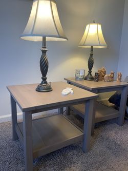2 Side Table With Table Lamps 
