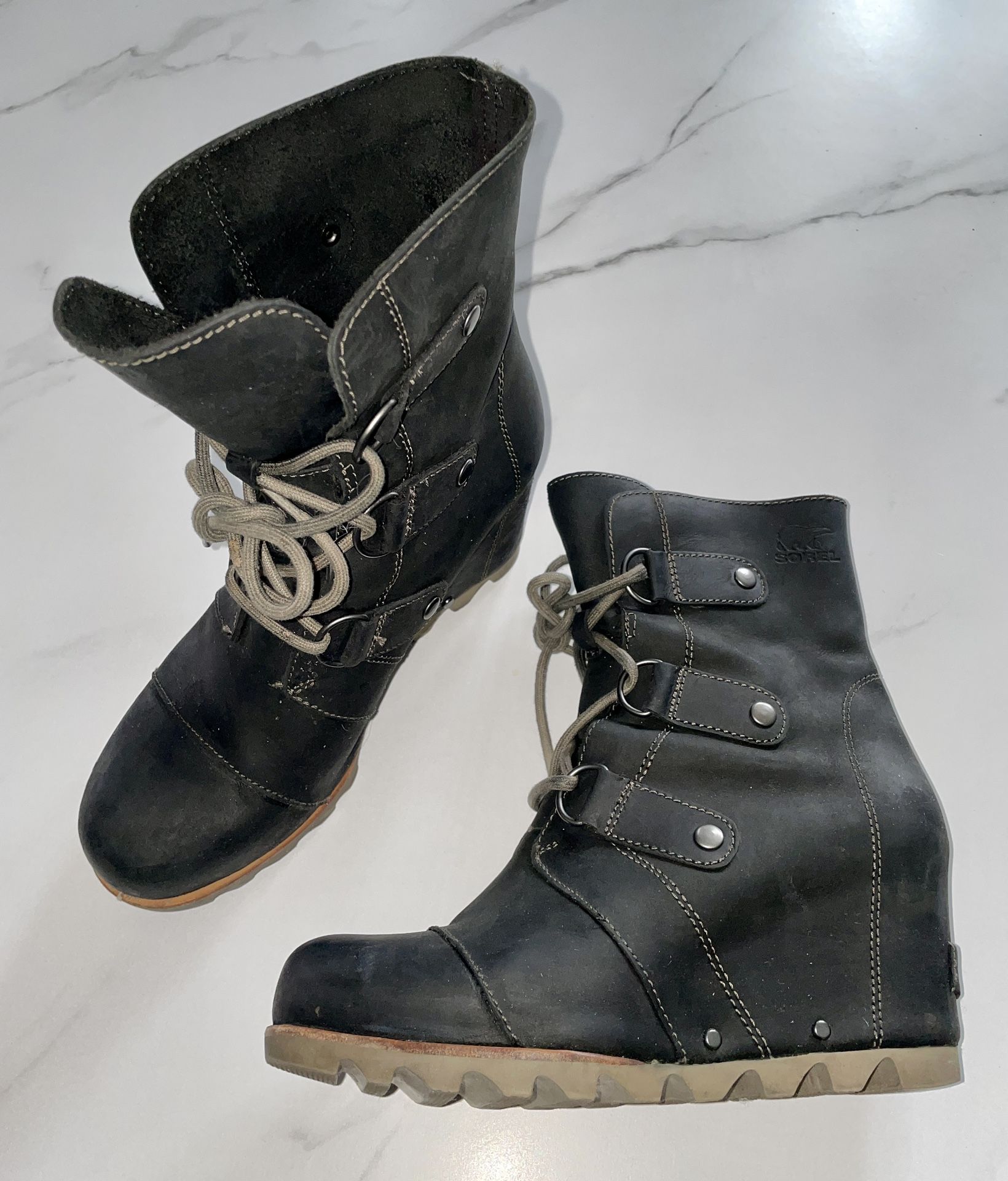 Sorel Black Leather Boots Wedge Size 7