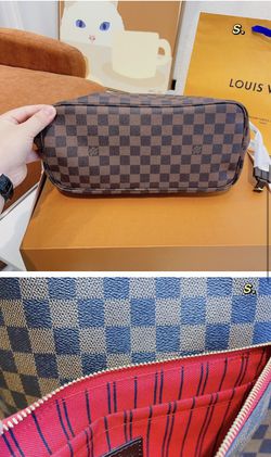 Louis Vuitton Crossbody Wallet for Sale in Babylon, NY - OfferUp