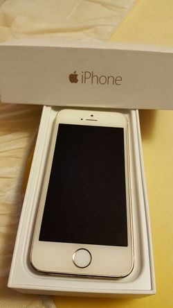 CELL IPHONE 5 it is blocketd only for parts. No incluye charger