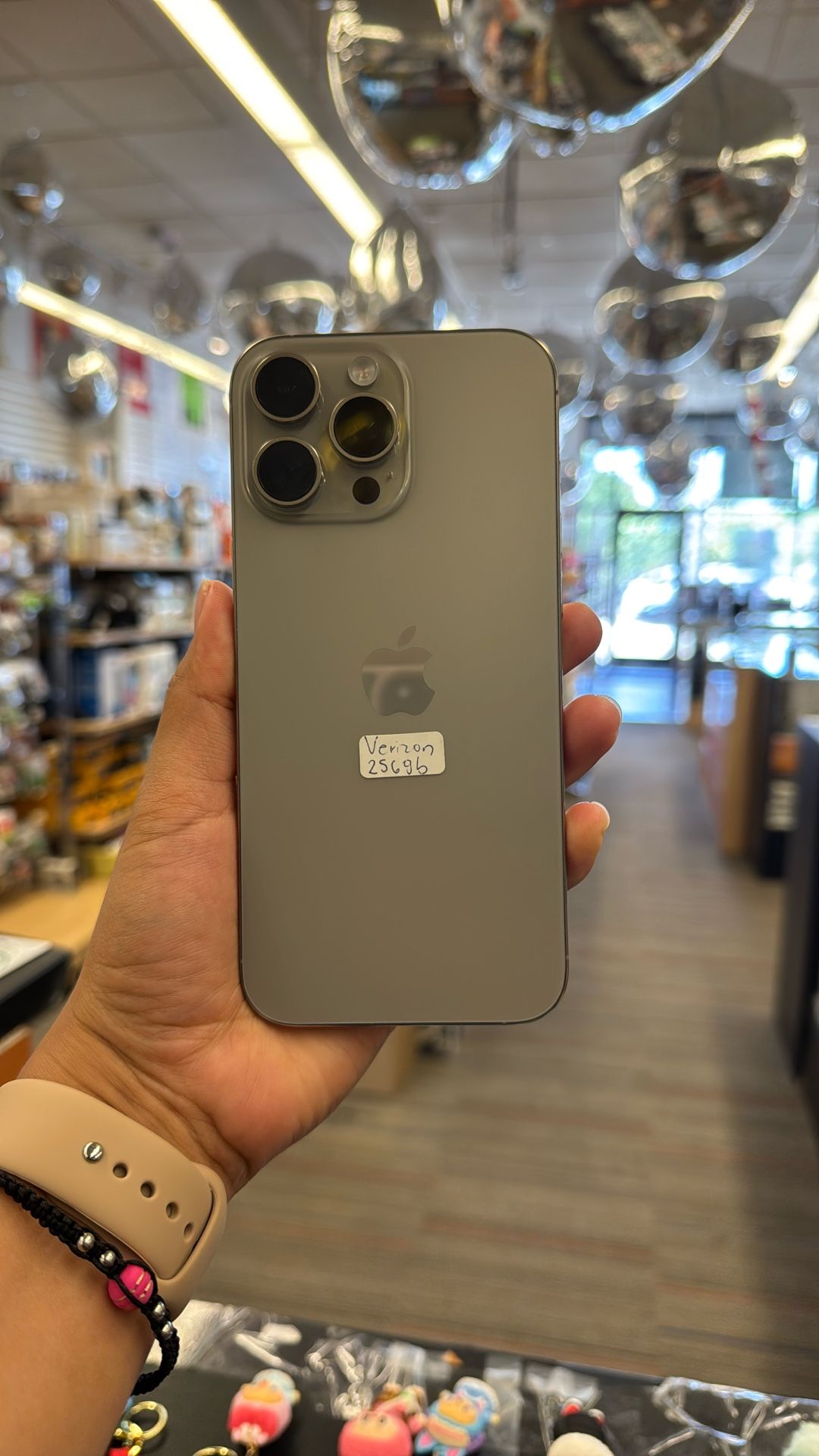 iPhone 16 Pro Max