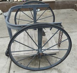 Merlie Carriage Antique Cart