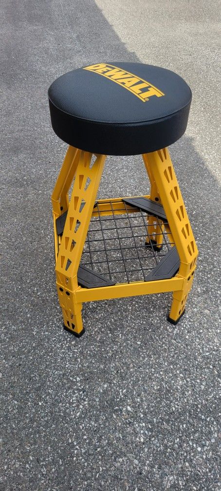 DEWALT SHOP STOOL