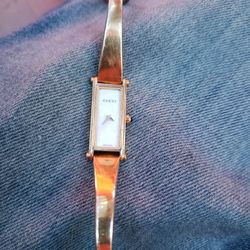 Vintage GUCCI 1500L Gold Dial Women's Watch 