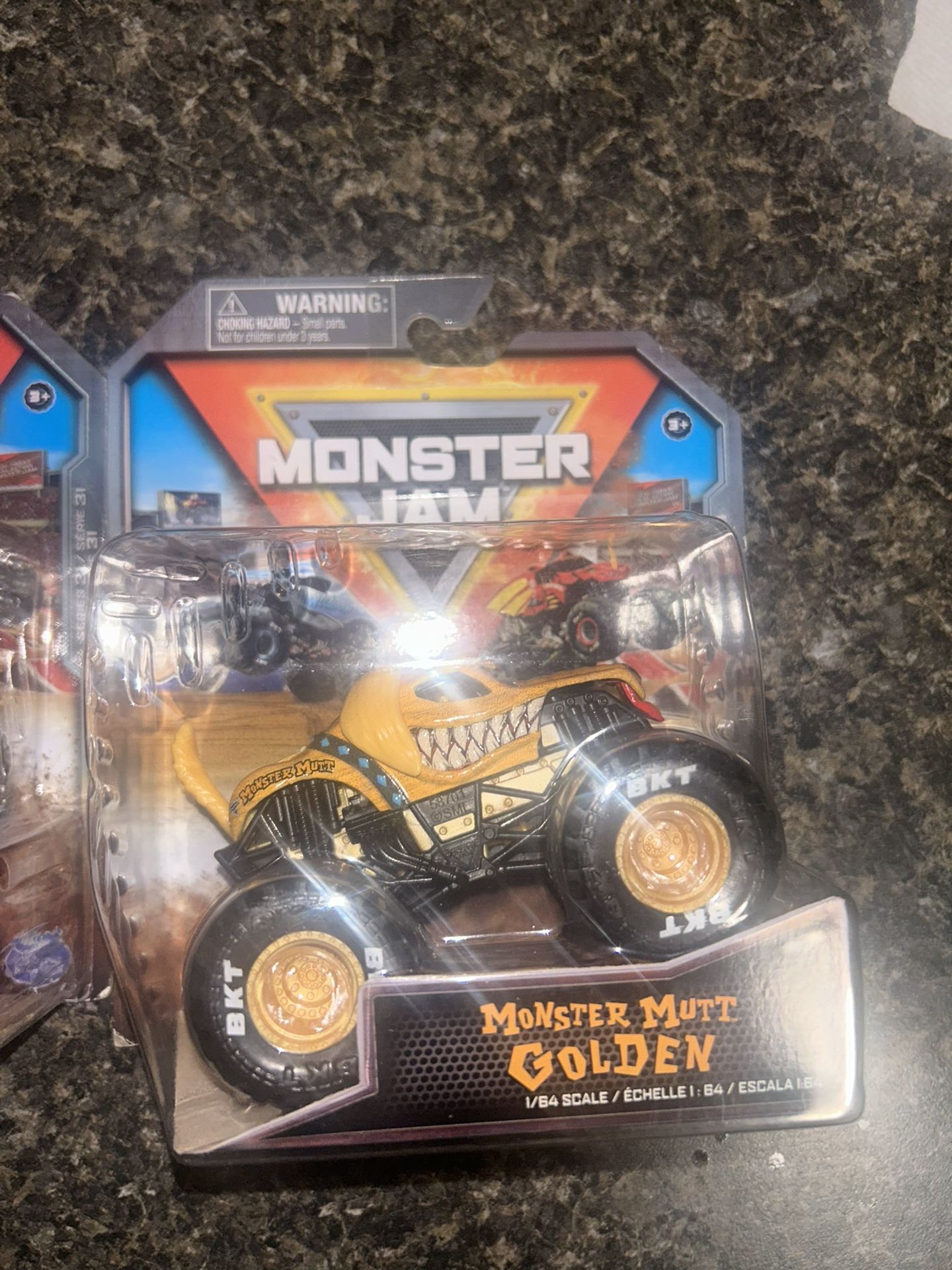 Monster Jam Monster Mutt Golden