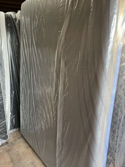 Queen Size Mattress Memory Foam 14”