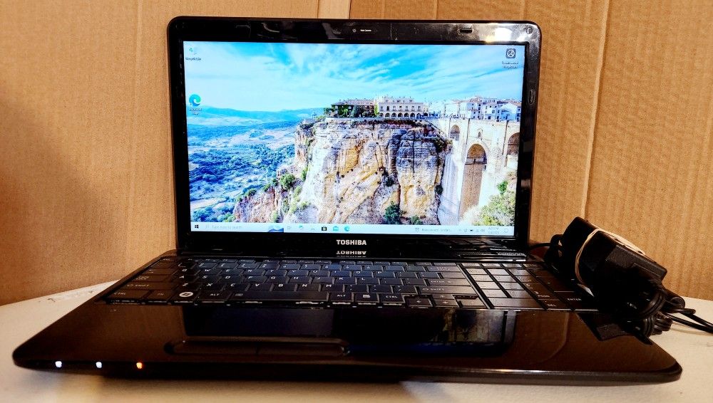 TOSHIBA SATELLITE L655D-S5050 | 500GB HDD | 4GB RAM | AMD DUAL CORE 2.10GHz | 15.6" | WIN10 + OFFICE
