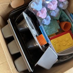 Cake decorating supplies