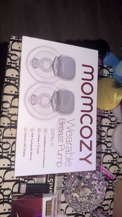 Momcozy wearable breast pump