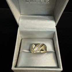 Yellow Gold Men’s Square Diamond Ring