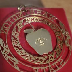 Tamerlane Washington State Apple Christmas Tree Ornament