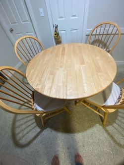 Round Wood Dining Table with 4 Chairs