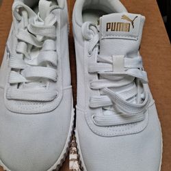 PUMA. SOFTFOAM. WOMEN. SIZE 9.5. WHITE 