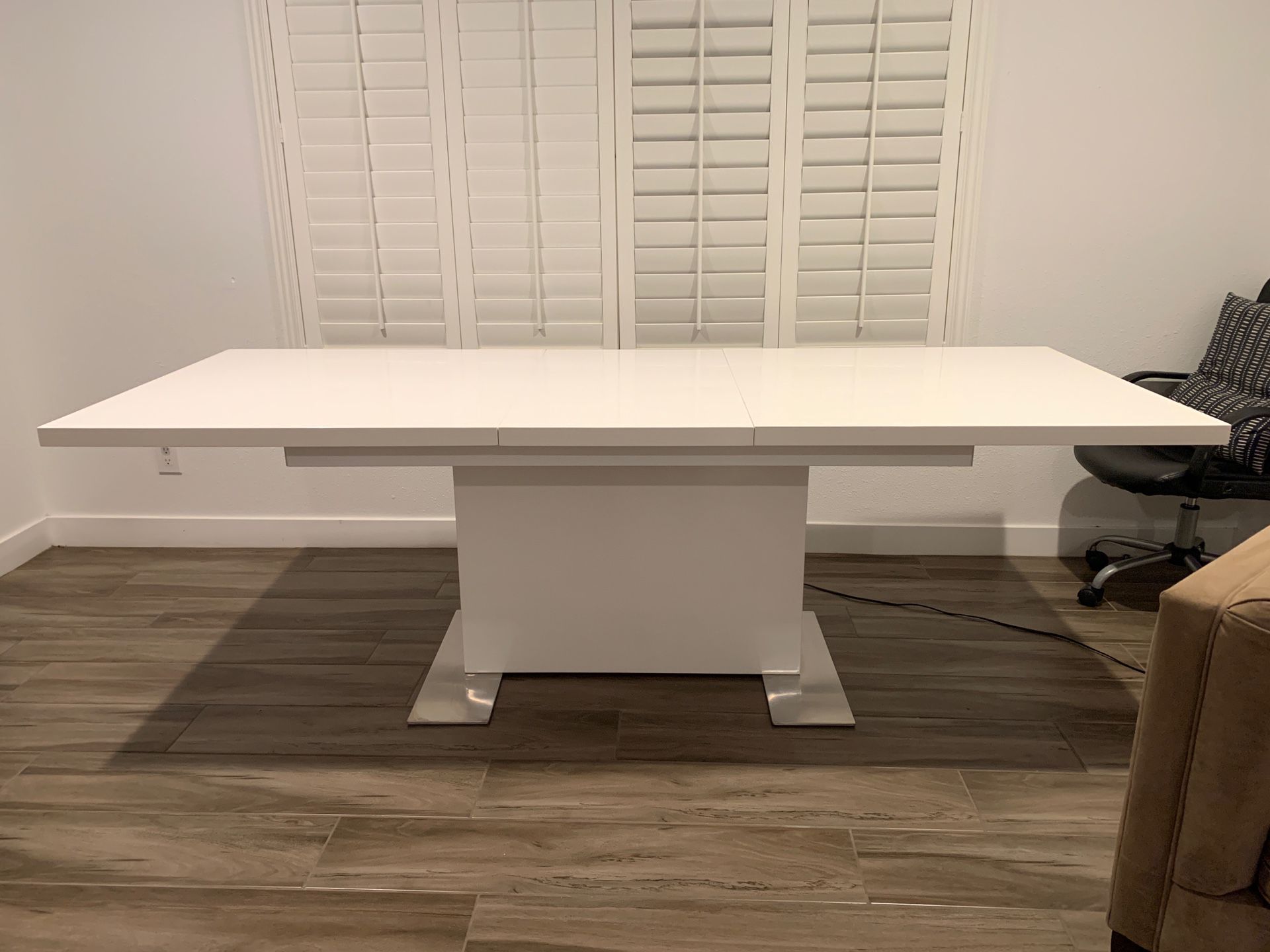 White-Gloss Copenhagen Dining Table W/ Leaf Extension L. 73”/93”