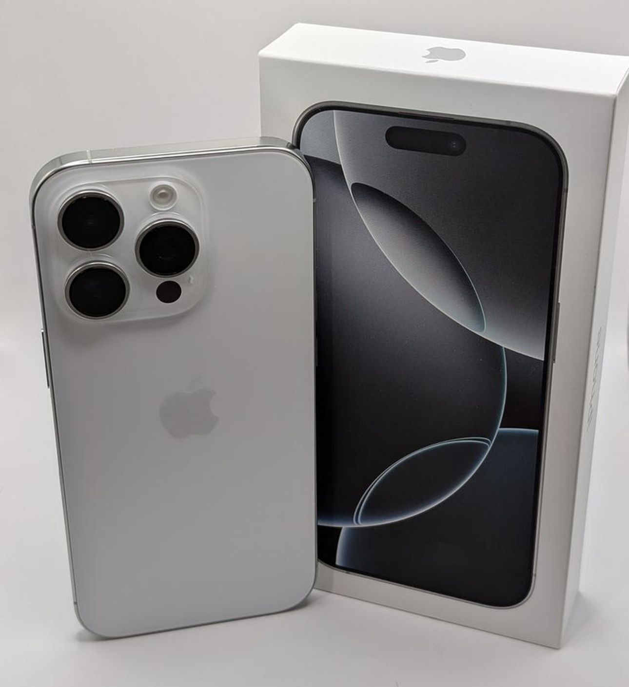 New Unlock iphone 16 pro 256gb white