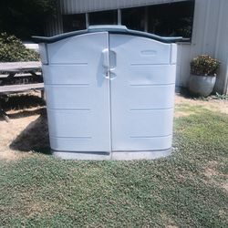 Rubbermaid Storage Shed