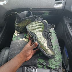 I'm Mobil Hml Shoes Going For 110 