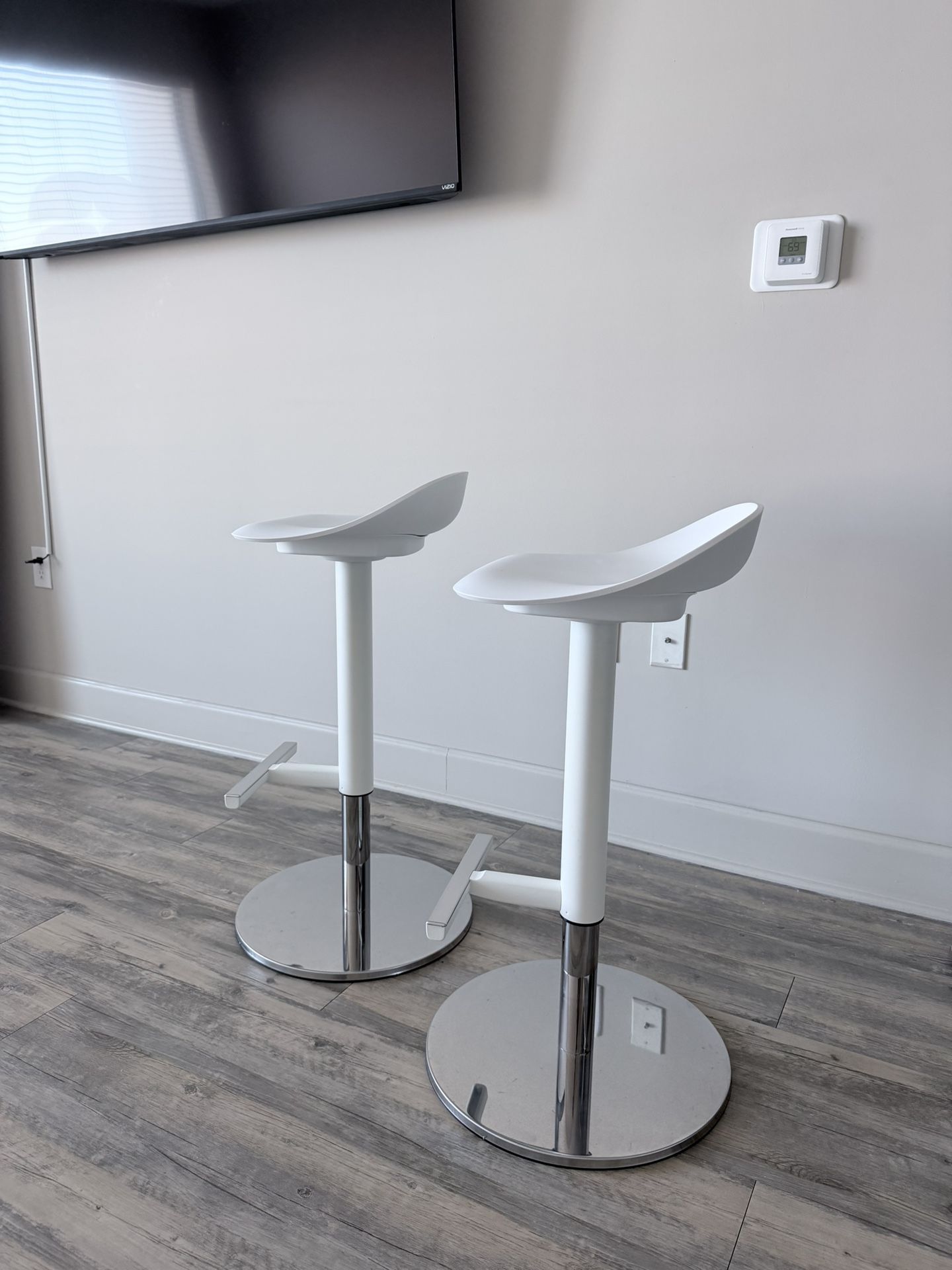 BAR STOOLS