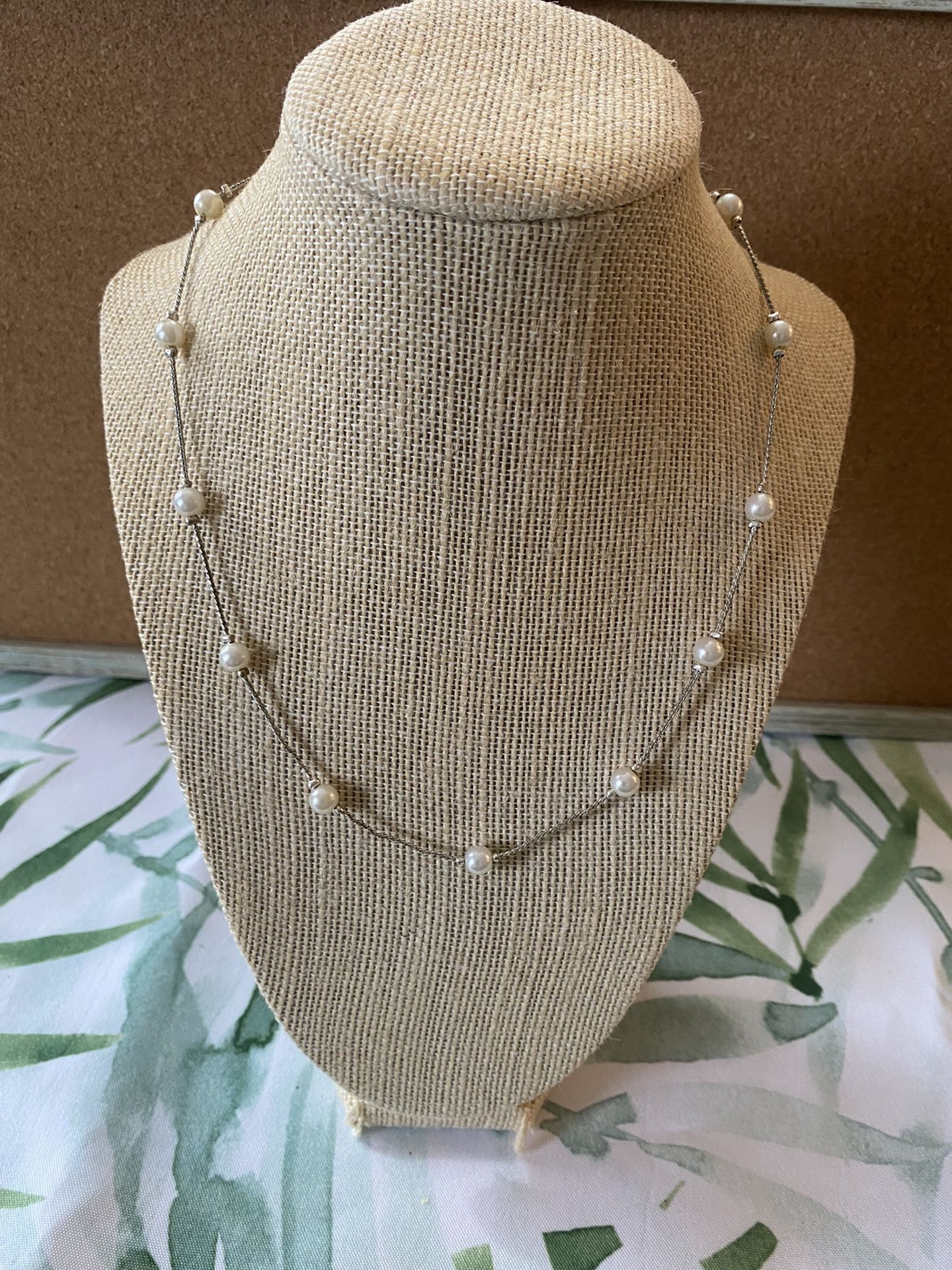 Faux pearl station necklace choker. Y2K style the clasp has some tarnishing