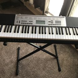 Casio keyboard electronic with stand￼