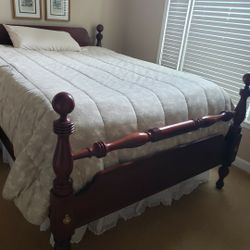 Queen/Full (Adjustable)  Headboard & Footboard & Side Railings & Wood Supports/Slats