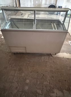 Ice cream display