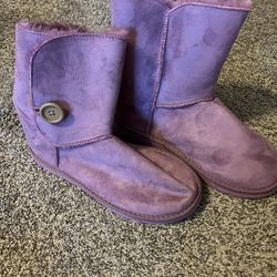 New Size9 Fleece Lined Boots