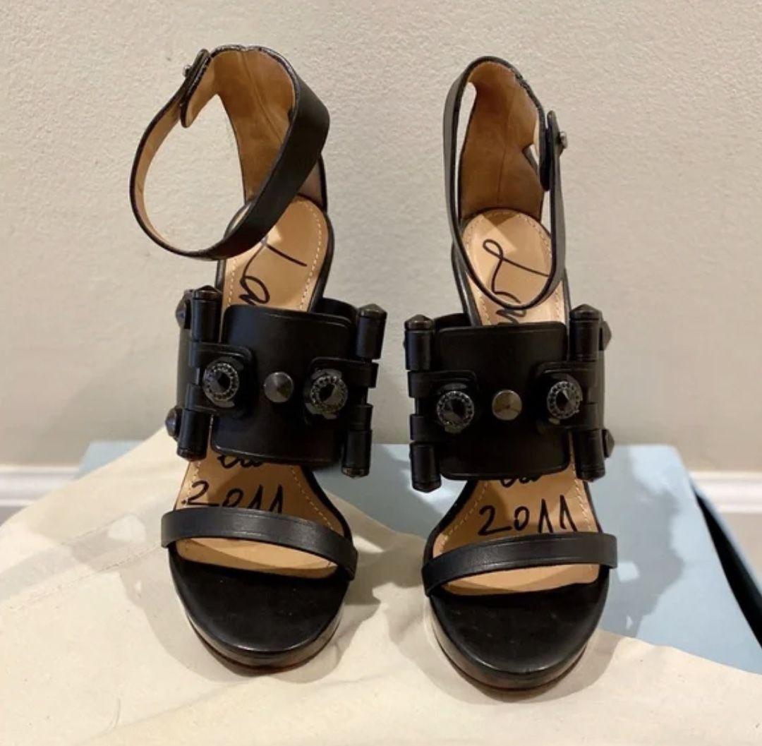 Authentic Lanvin heels shoes (No Box)