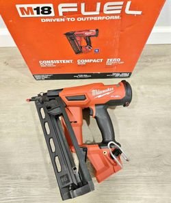 Milwaukee 18V FUEL 16 guage Angled Finish Nailer