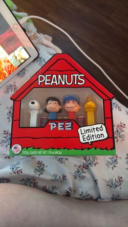 Peanuts pez candy