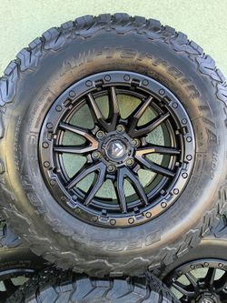 De venta Toyota Tacoma Fuel rims on LT285 70 R17 BF GOODRICH