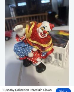 VINTAGE Porcelain clown figurine collectible