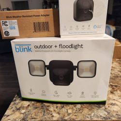 Blink Outdoor + Floodlight Package Combo 